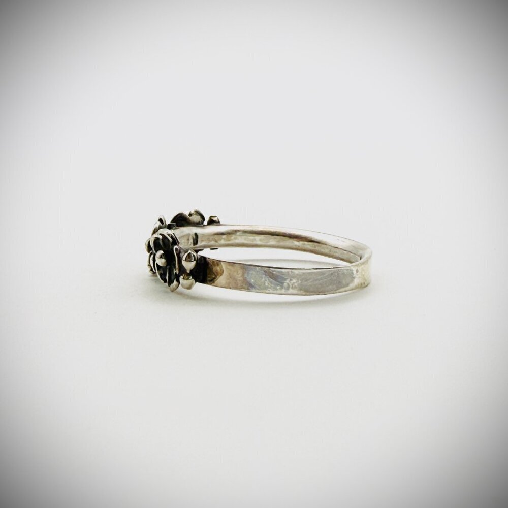 Sterling Silver Floral Band Ring – Size 7.75 - Picture 3 of 5